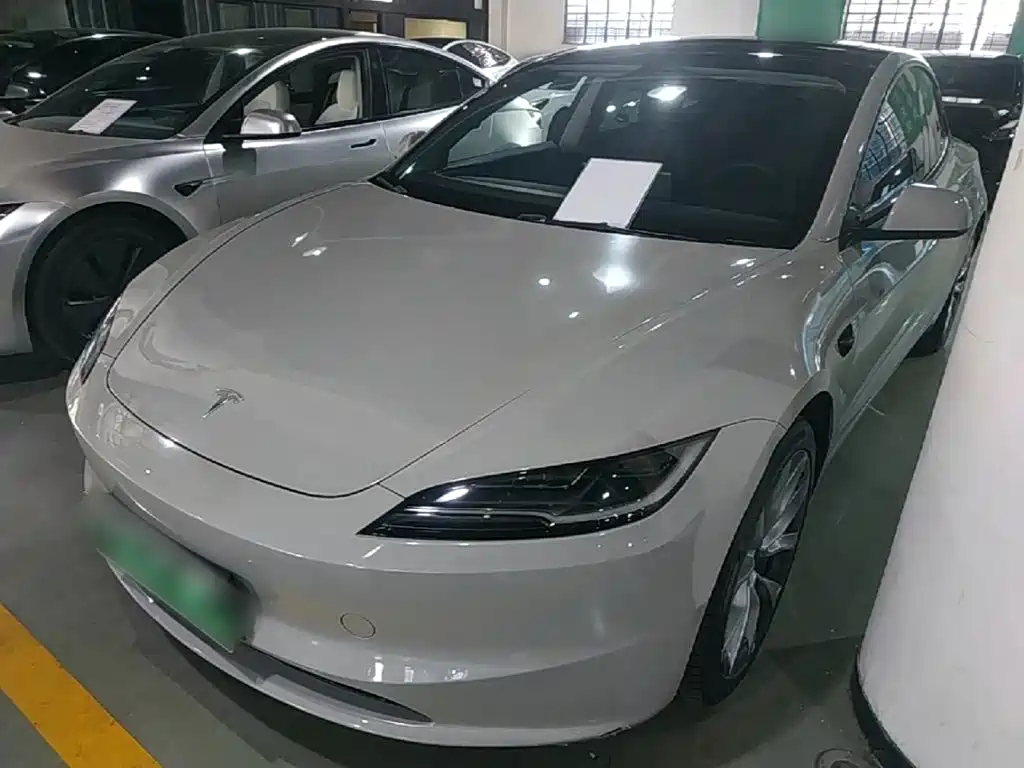 Tesla Model 3 — миниатюра 2