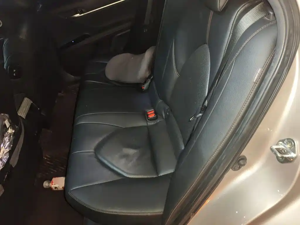 Toyota Camry — миниатюра 13