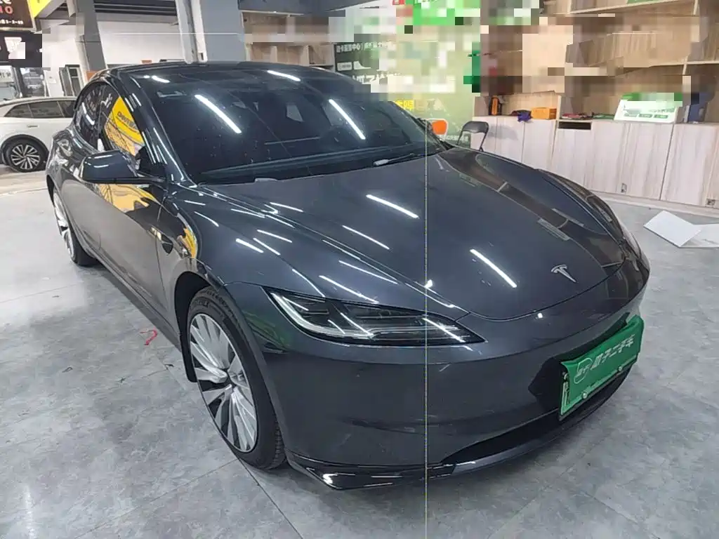 Tesla Model 3 — миниатюра 4