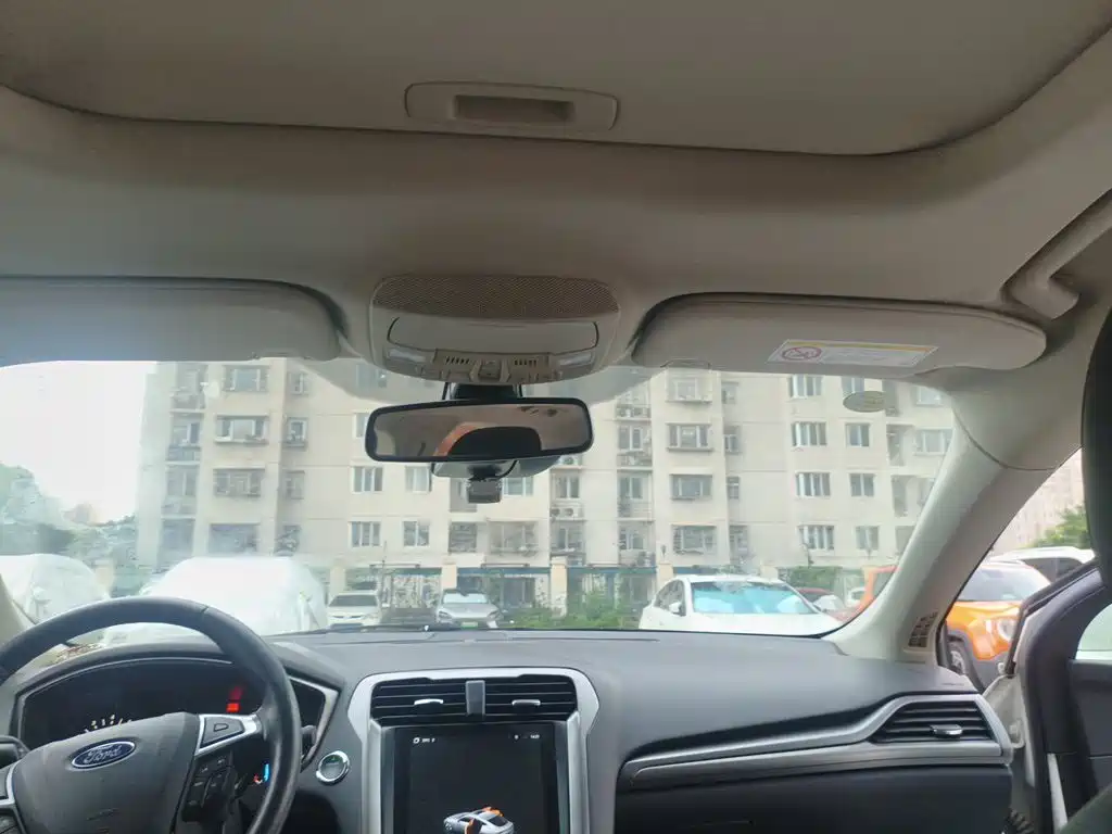 Ford Mondeo — миниатюра 9