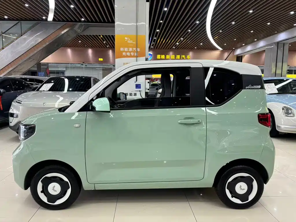 Wuling MINIEV — миниатюра 9