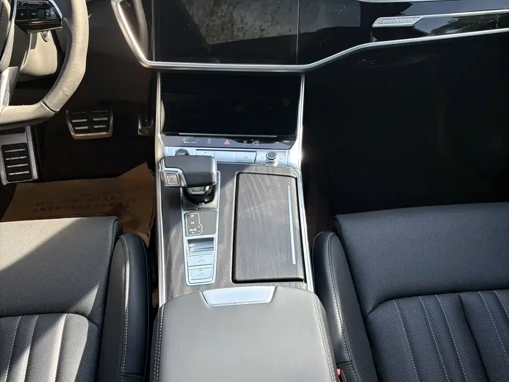 Audi A6L — миниатюра 12
