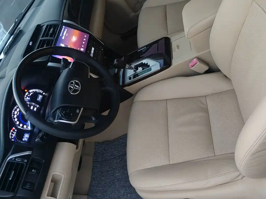 Toyota Camry — миниатюра 12