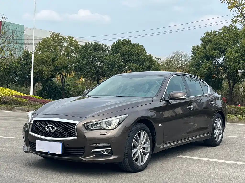 INFINITI Q50L