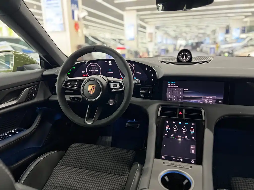 Porsche Taycan — миниатюра 8