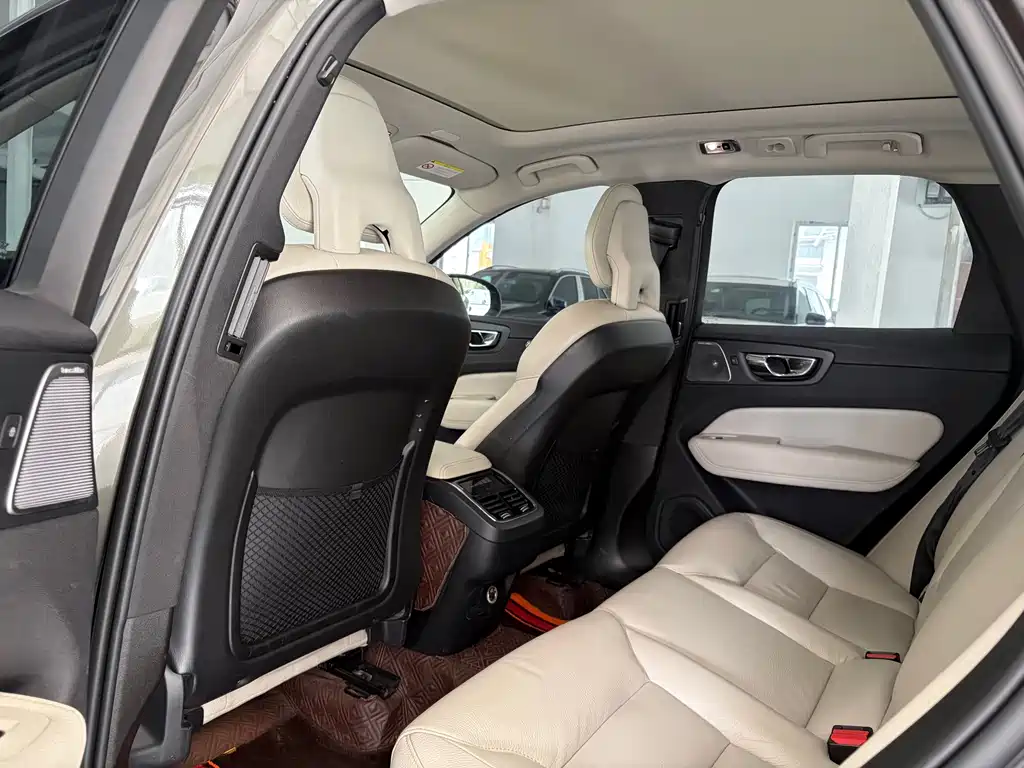 Volvo XC60 — миниатюра 7