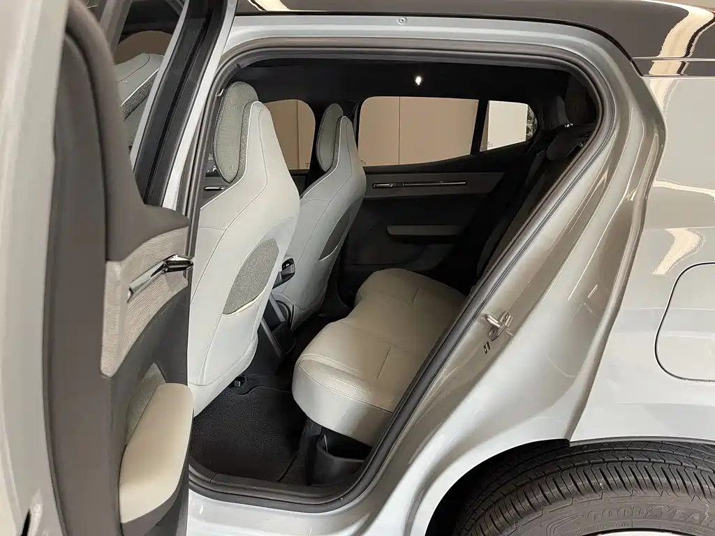 Volvo EX30 — миниатюра 27