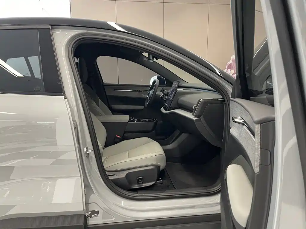 Volvo EX30 — миниатюра 18