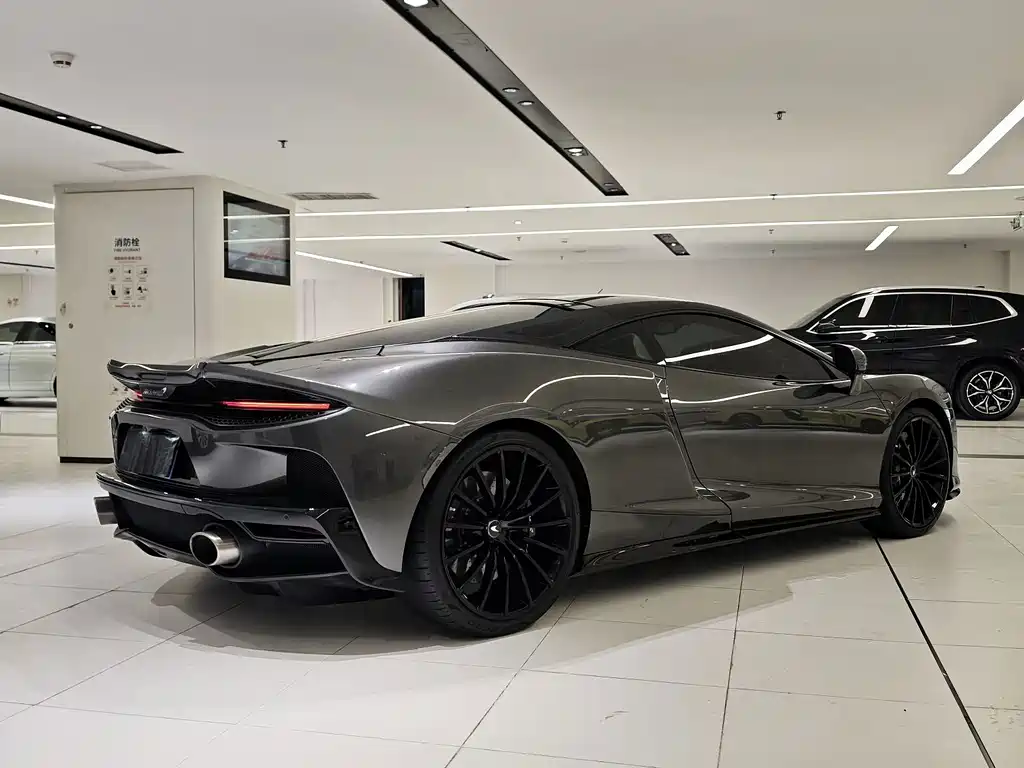 McLaren GT — миниатюра 5