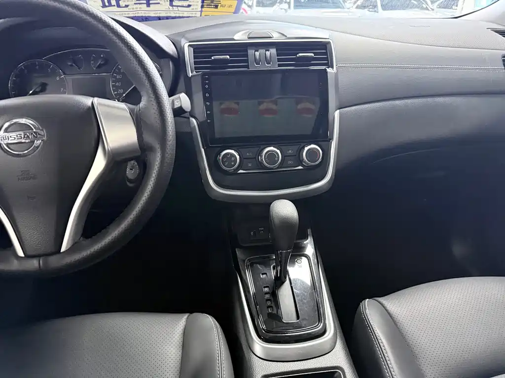 Nissan Tiida — миниатюра 14