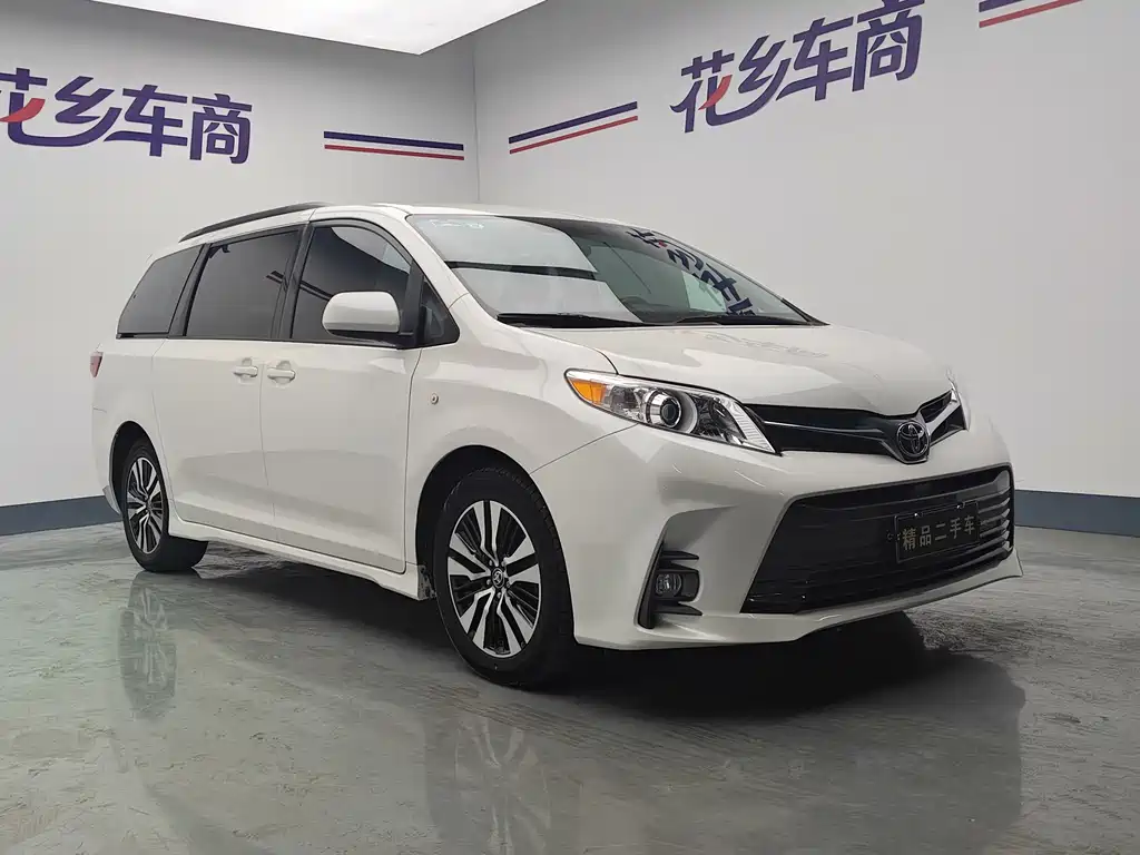 Toyota Sienna — миниатюра 2