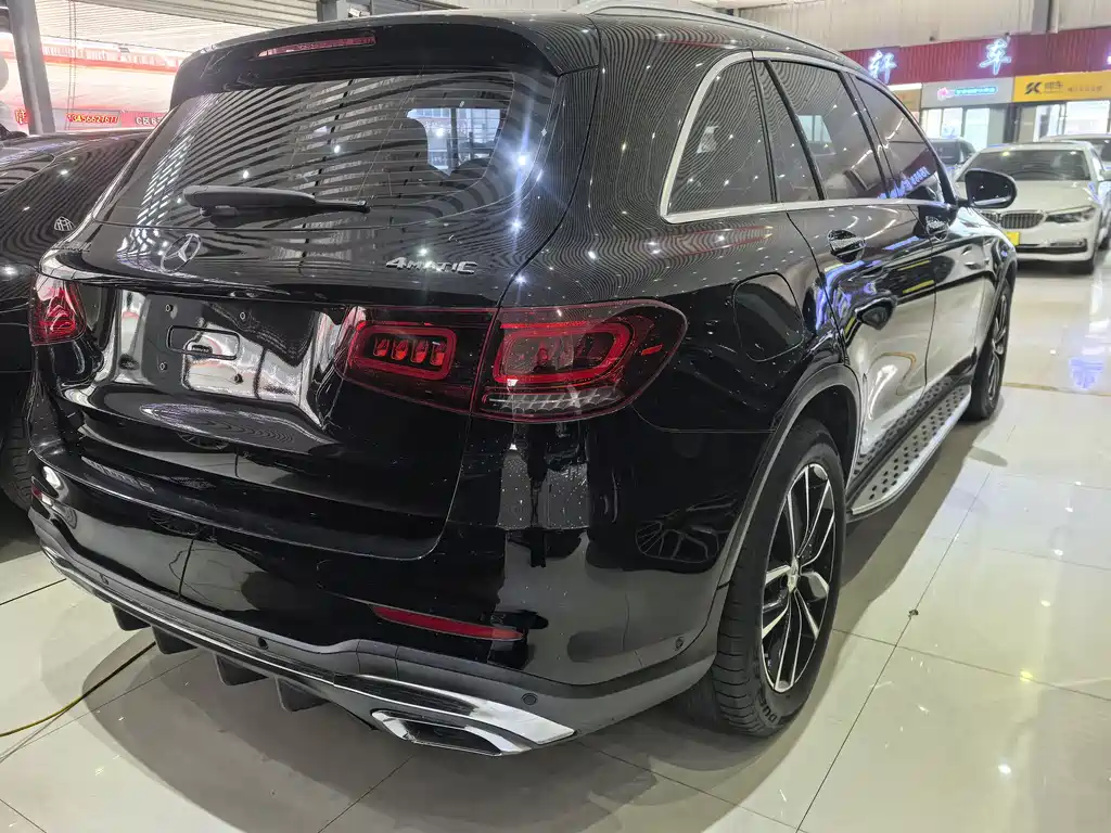 MERCEDES-BENZ GLC