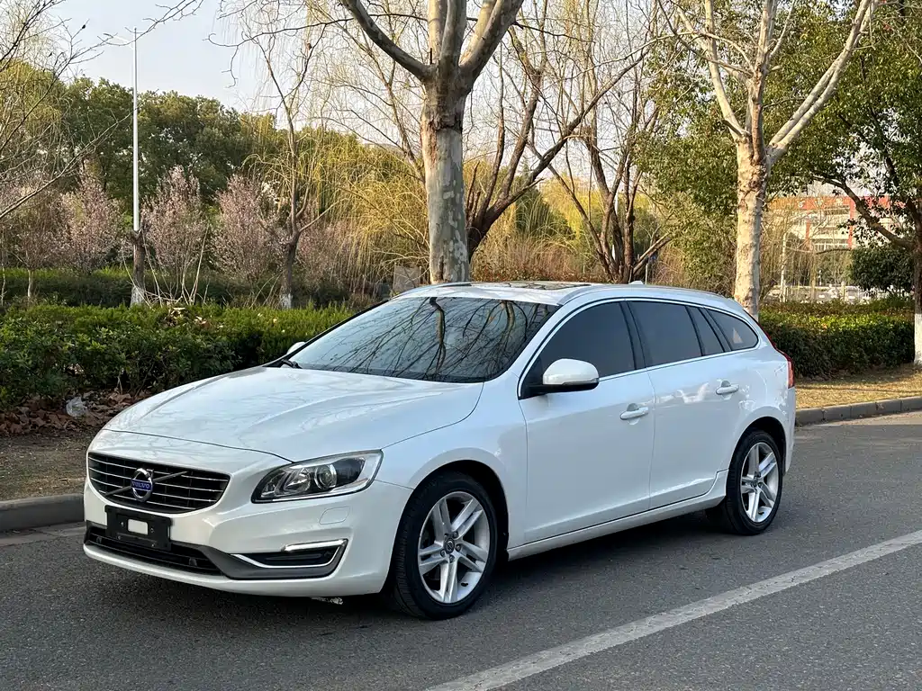 Volvo V60 2015