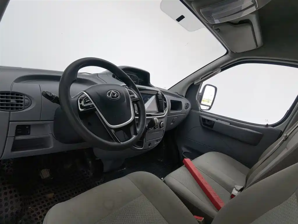 Maxus V80 2021 2.0T MT 3 мест