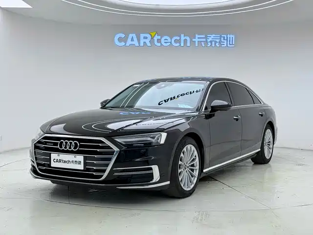 AUDI  A8