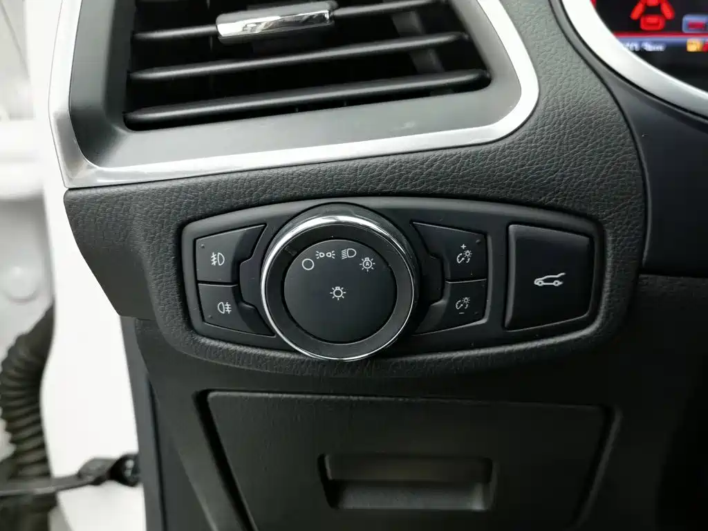 Ford Edge — миниатюра 21