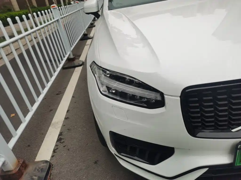 Volvo XC90 PHEV — миниатюра 7