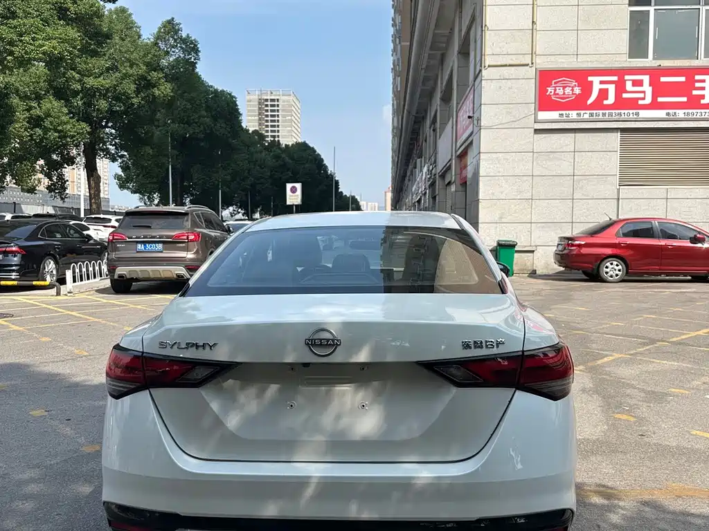 Nissan Sylphy — миниатюра 8