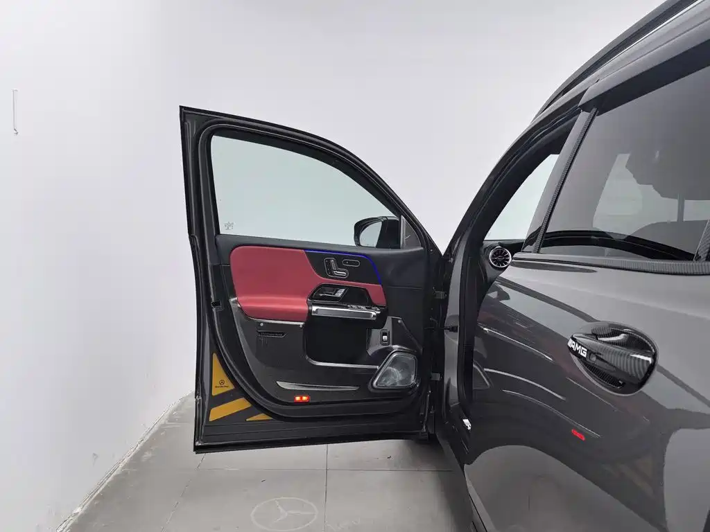 Mercedes-Benz GLB AMG — миниатюра 8