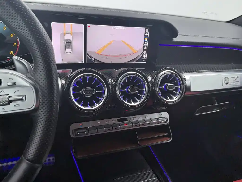 Mercedes-Benz GLB AMG — миниатюра 12