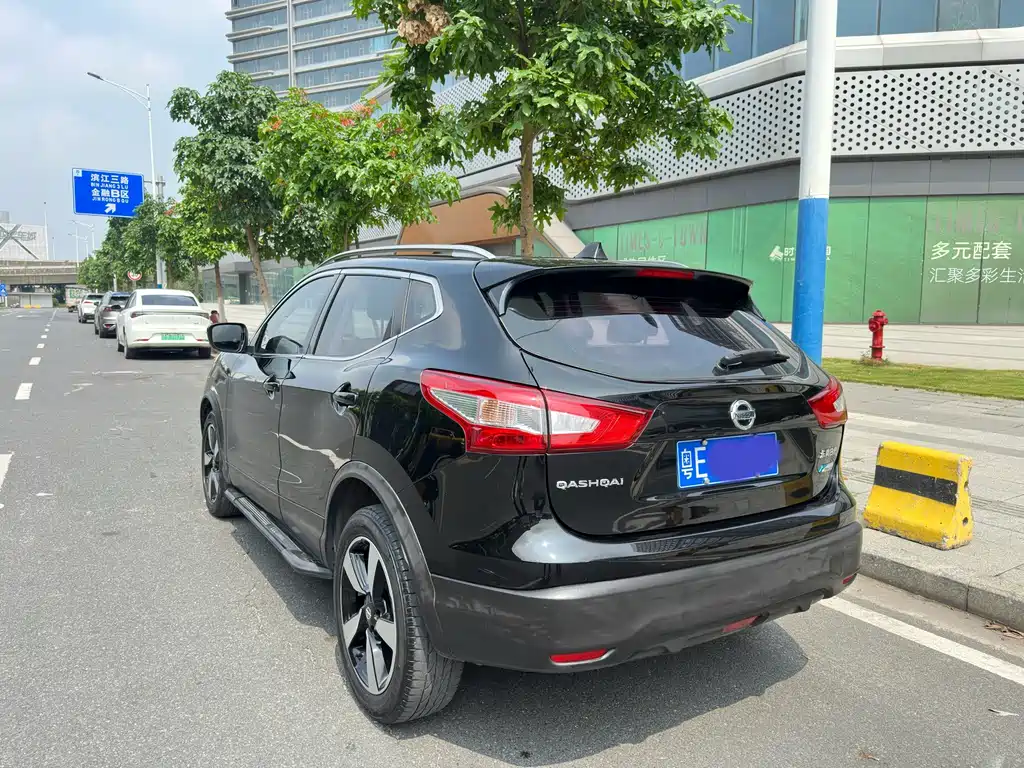 Nissan Qashqai — миниатюра 5