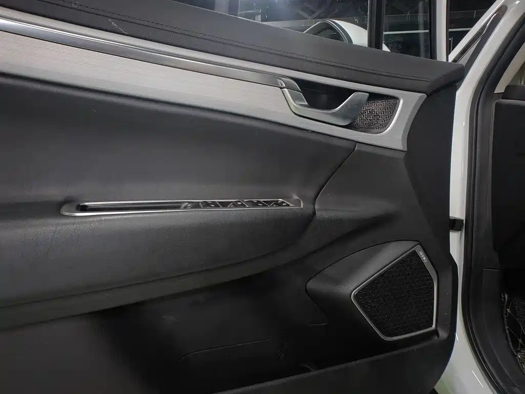 Geely GSe — миниатюра 8