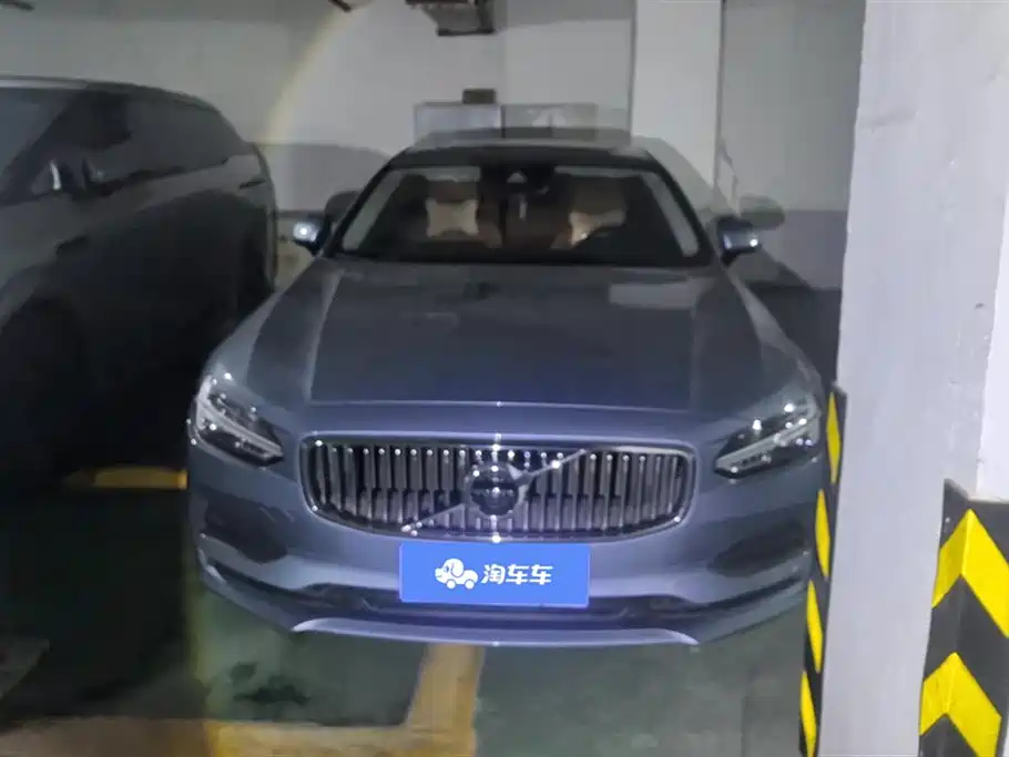 Купить Volvo S90