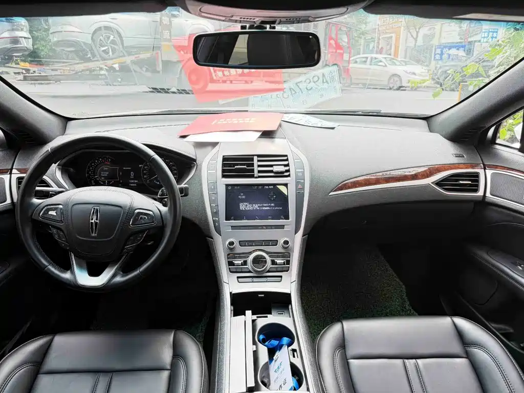 Lincoln MKZ — миниатюра 10