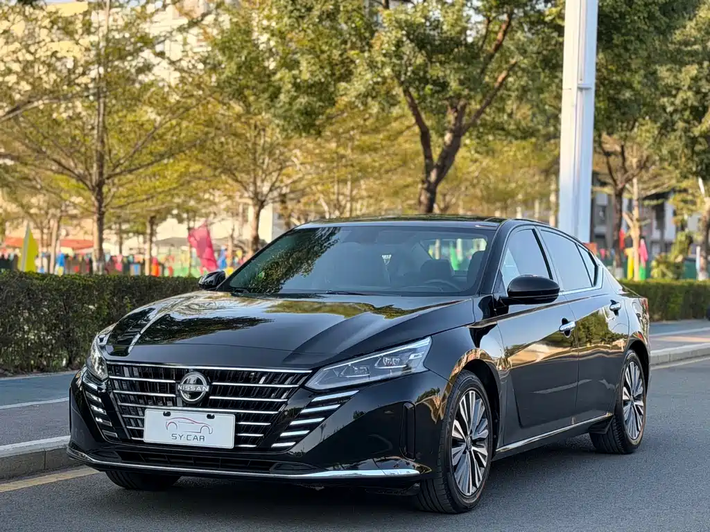 Купить Nissan Teana
