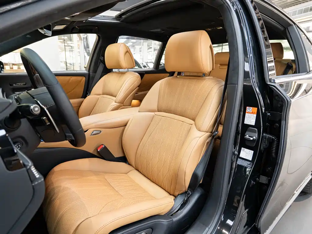 Lexus LS — миниатюра 11