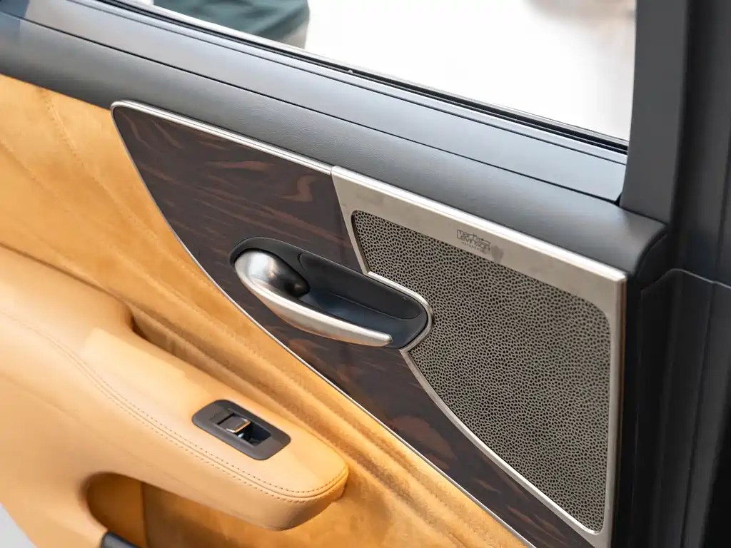 Lexus LS — миниатюра 18