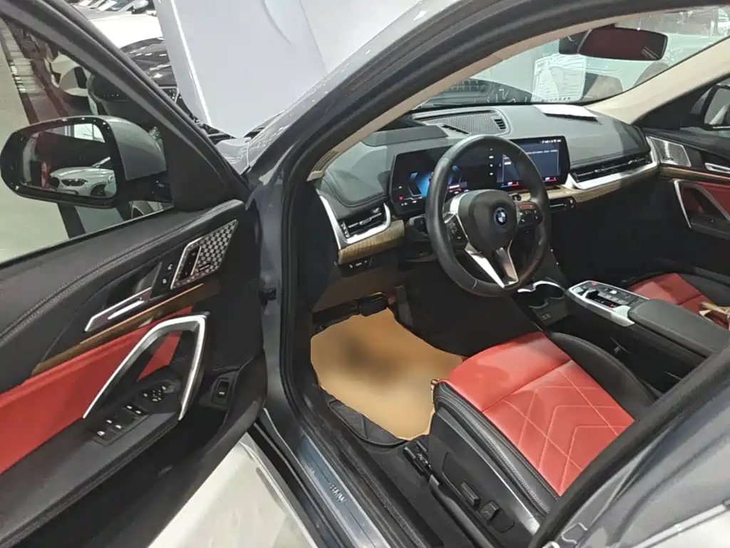 BMW iX1 — миниатюра 21