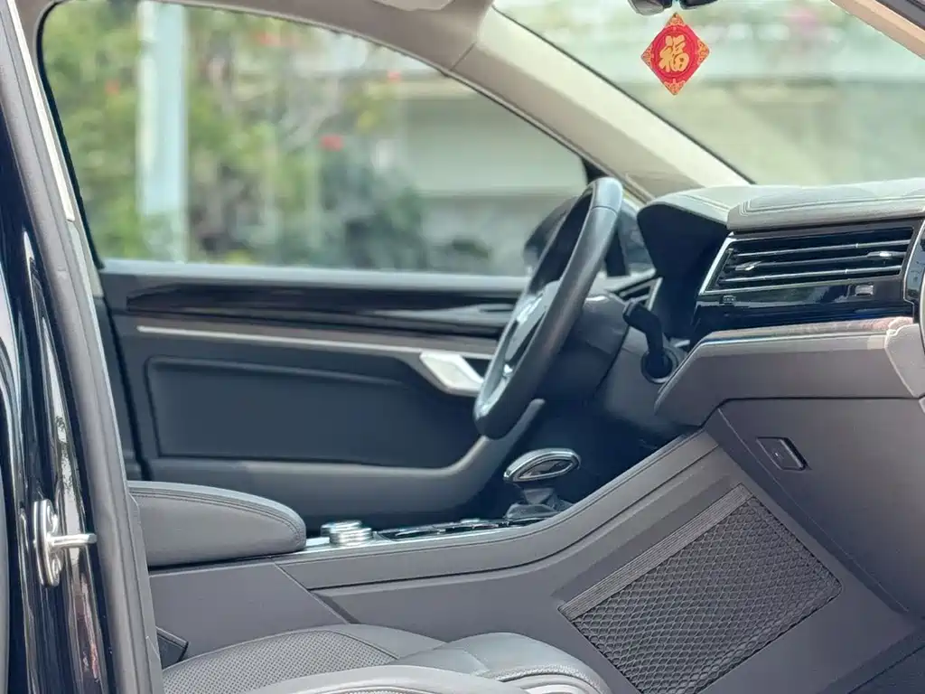 Volkswagen Touareg — миниатюра 12