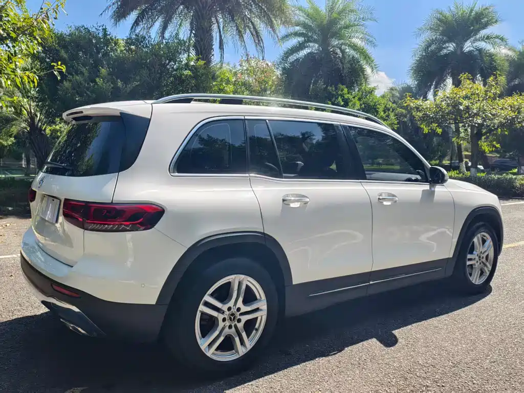 Mercedes-Benz GLB — миниатюра 12
