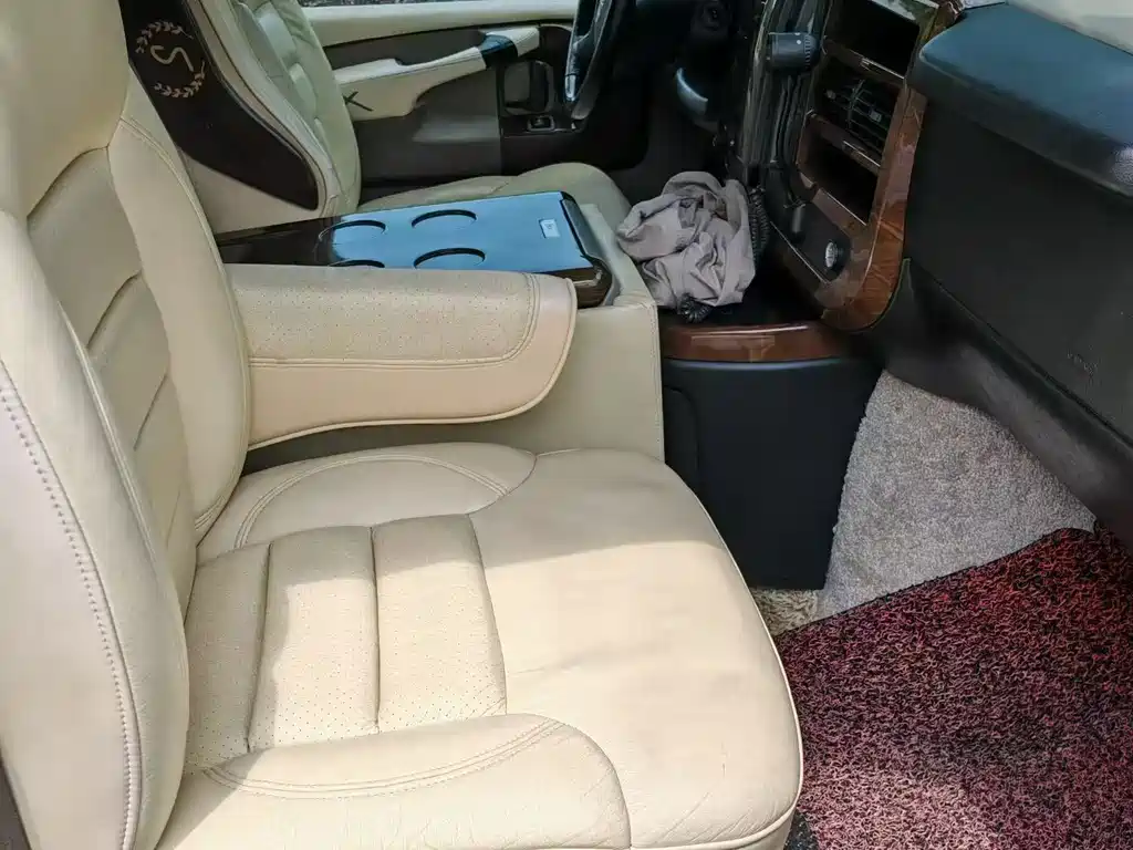 GMC Savana 2011 5.3L 7 мест