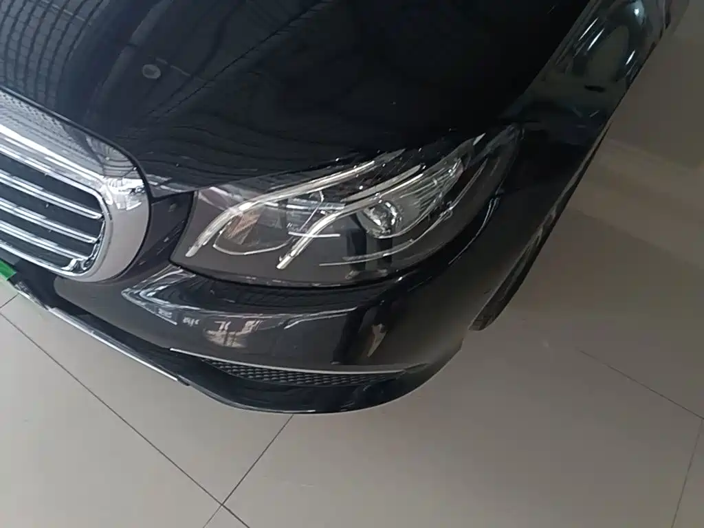 Mercedes-Benz E-Class — миниатюра 24