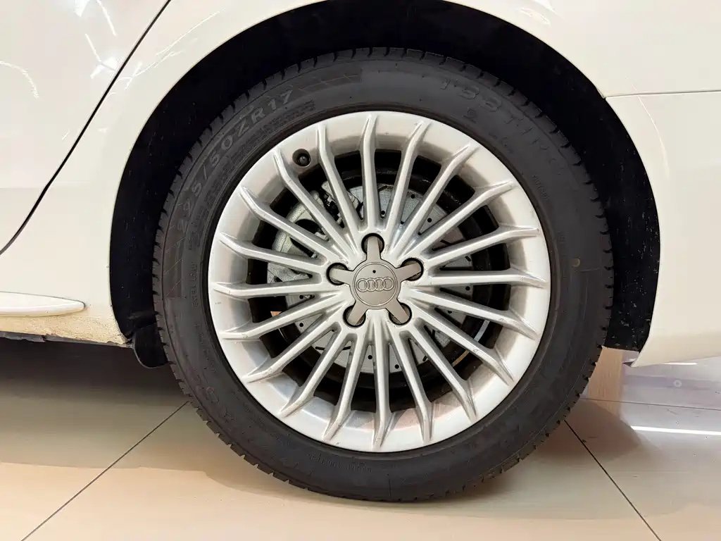 Audi A4L — миниатюра 12
