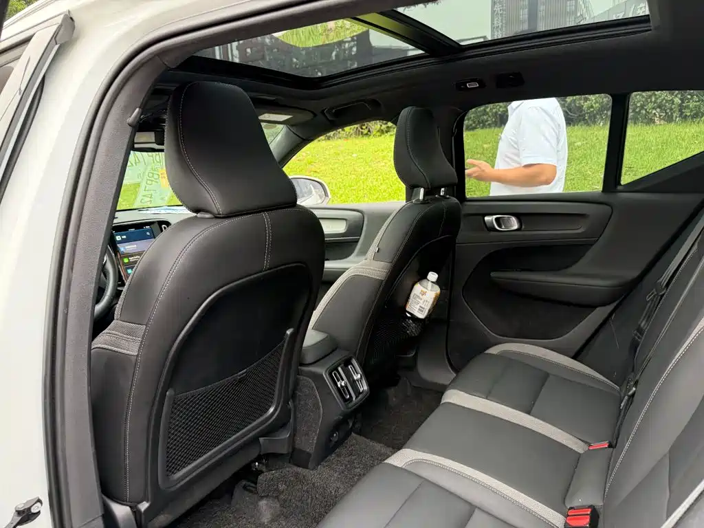 Volvo XC40 — миниатюра 11