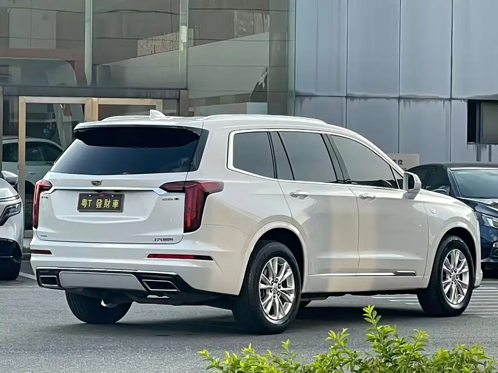 Cadillac XT6 — миниатюра 8