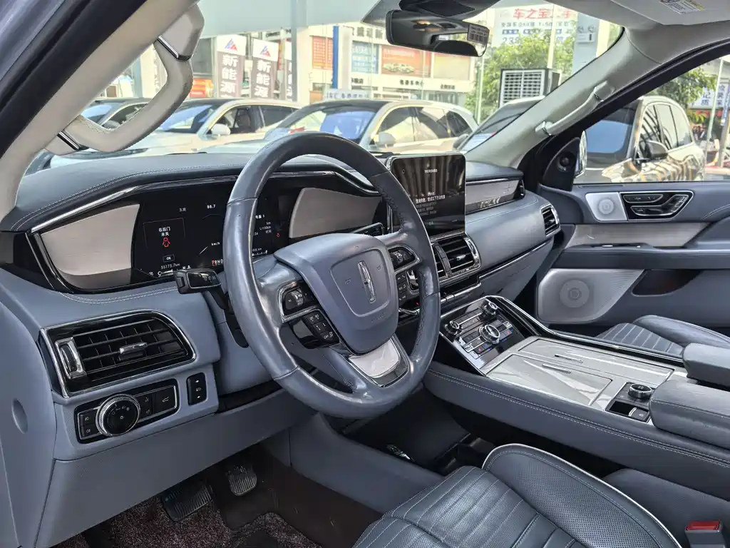 Lincoln Navigator — миниатюра 6
