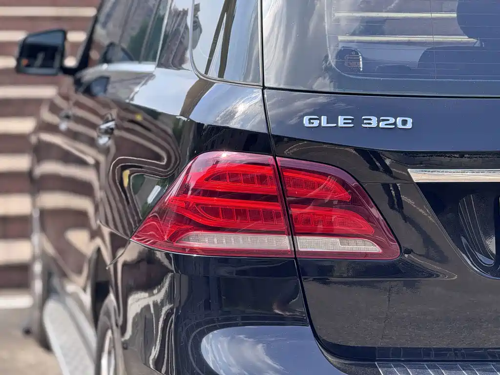 Mercedes-Benz GLE (Import) — миниатюра 15