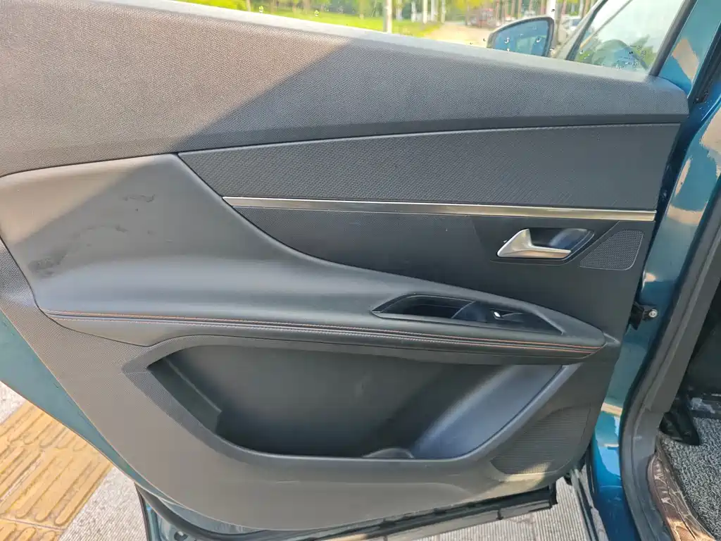 Peugeot 5008 — миниатюра 10