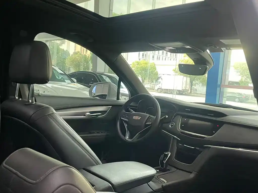 Cadillac XT6 — миниатюра 6