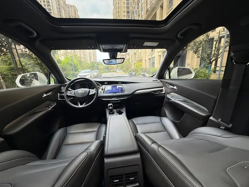 Cadillac XT4 — миниатюра 12
