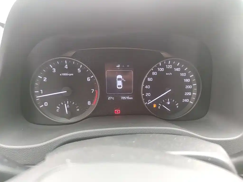 Hyundai Elantra — миниатюра 12