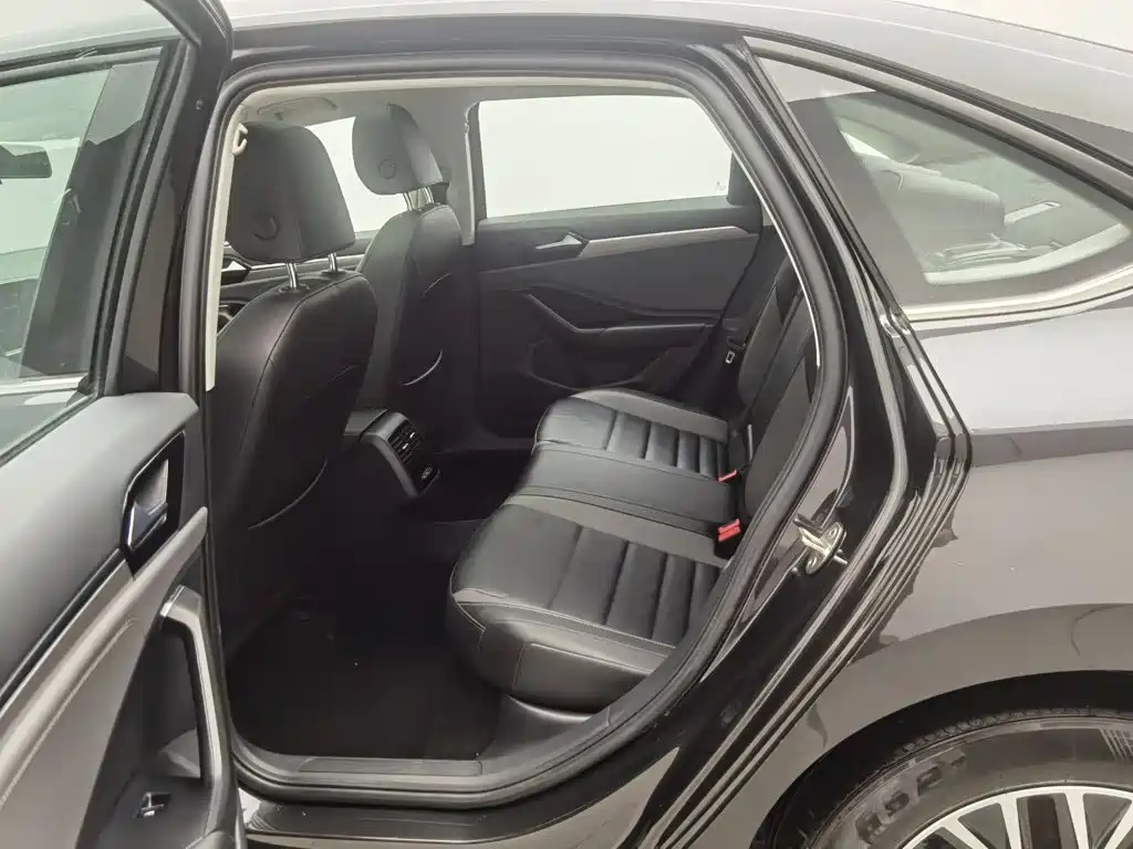 Volkswagen Sagitar — миниатюра 15