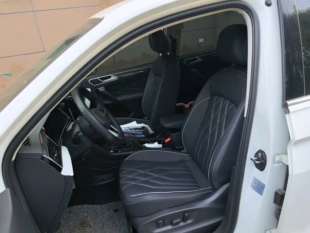 Volkswagen Tiguan L — миниатюра 16