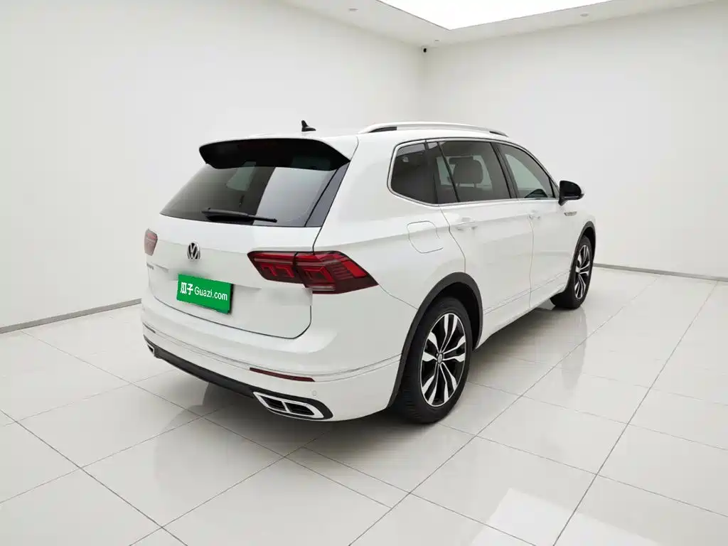 Volkswagen Tiguan L — миниатюра 6