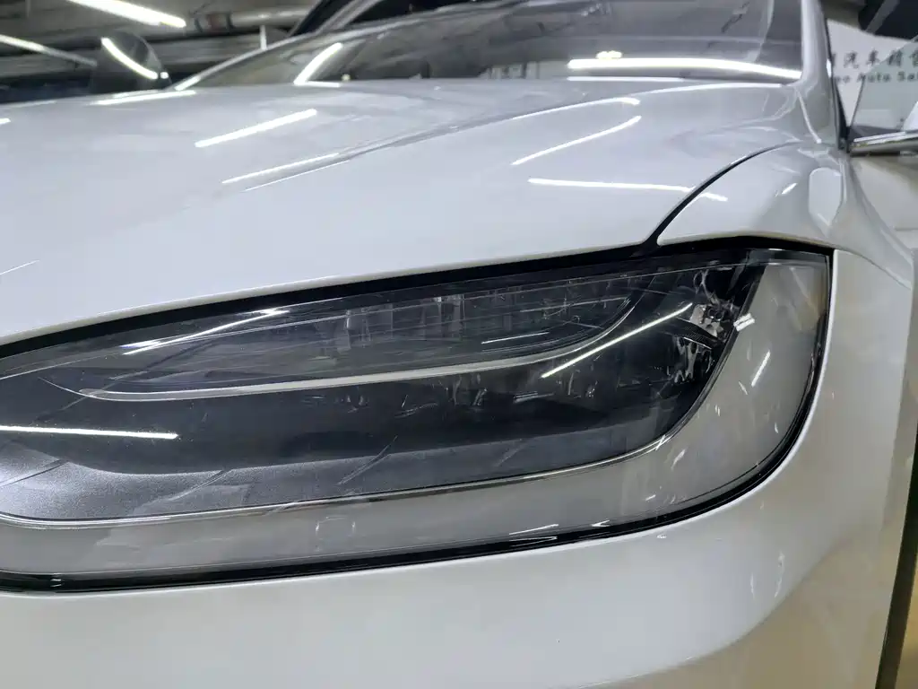 Tesla Model X — миниатюра 15