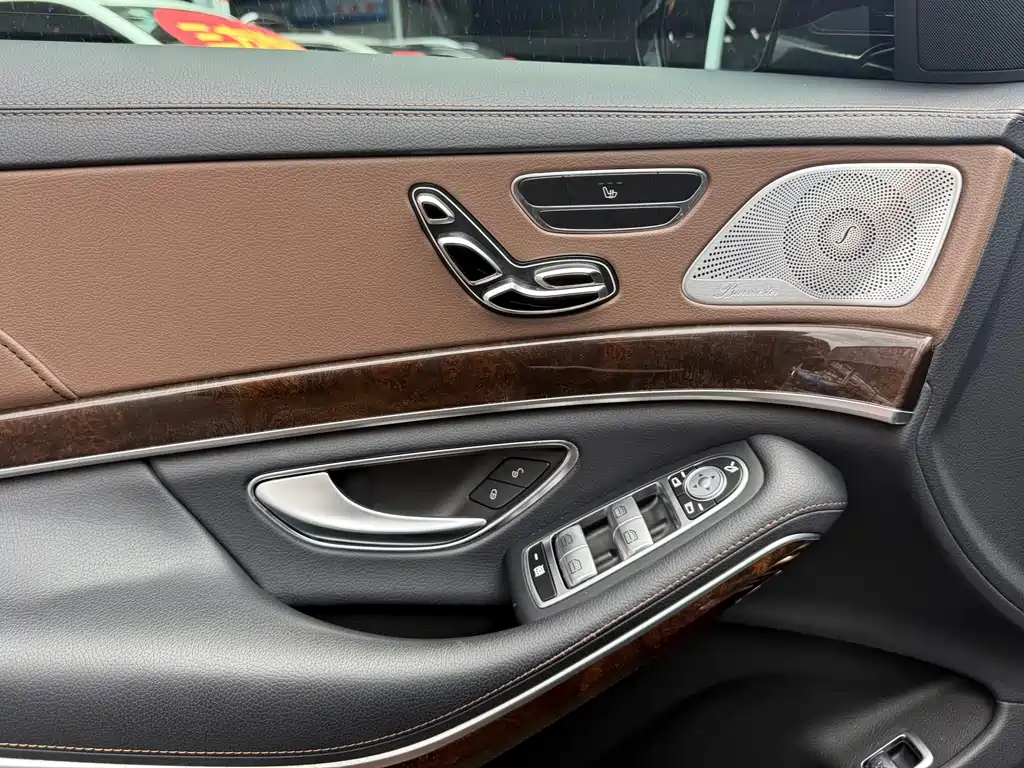 Mercedes-Benz S-Class — миниатюра 8